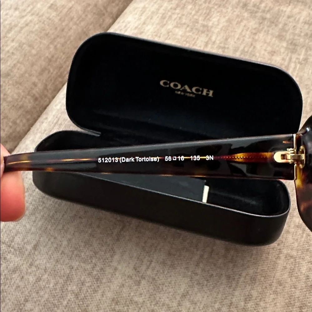Coach sunglasses - Picture 5 of 10